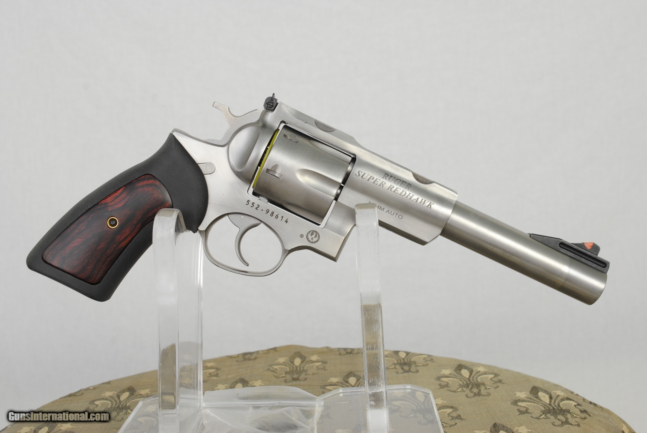 RUGER SUPER REDHAWK STAINLESS STEEL IN 10MM AUTO AS NEW WITH BOX AND