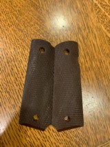 REAL SINGER 1911A1 GRIPS. THE HOLY GRAIL! - 1 of 4
