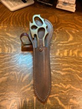 WWII BRITISH COMMANDO DEATH HEAD KNUCKLE KNIFE - 1 of 11