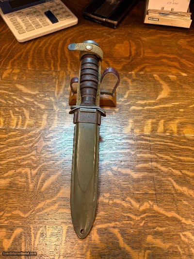 WWII M3 IMPERIAL BLADE MARKED TRENCH KNIFE IN M8 SCABBARD