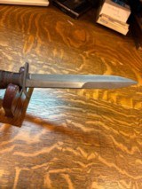 WWII M3 IMPERIAL BLADE MARKED TRENCH KNIFE IN M8 SCABBARD - 4 of 7