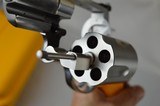 Smith & Wesson 460 ES Magnum Bear Emergency Survival Kit - 18 of 20