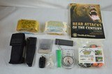 Smith & Wesson 460 ES Magnum Bear Emergency Survival Kit - 4 of 20
