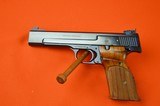 Smith & Wesson Model 41 Match Target pistol 22 LR, 2 barrel set, 5 1/2