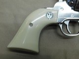 Ruger Vaquero
44 Mag - 13 of 14