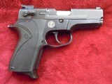 Smith & Wesson Performance Center Shorty Forty - 1 of 7
