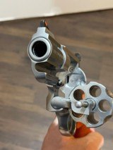 Rare New In Case S&W Smith & Wesson 500 ES Revolver Emergency Survival Bear Attack Kit w/ Knife & Extras Pelican Case Blaze Orange Grips Hard to Find - 15 of 15