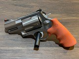 Rare New In Case S&W Smith & Wesson 500 ES Revolver Emergency Survival Bear Attack Kit w/ Knife & Extras Pelican Case Blaze Orange Grips Hard to Find - 4 of 15