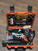 Rare New In Case S&W Smith & Wesson 500 ES Revolver Emergency Survival Bear Attack Kit w/ Knife & Extras Pelican Case Blaze Orange Grips Hard to Find - 11 of 15