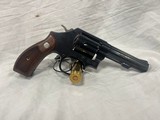 SMITH & WESSON MODEL 10 CLASSIC - 2 of 2