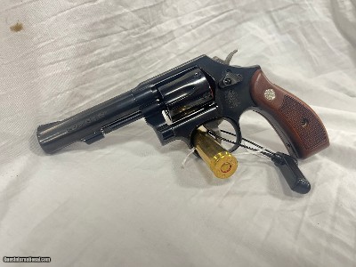 SMITH & WESSON MODEL 10 CLASSIC