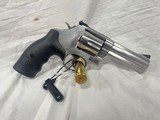 SMITH & WESSON 686 - 2 of 2