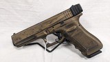 USED GLOCK 17 BRONZE FLAG 9MM - 1 of 3