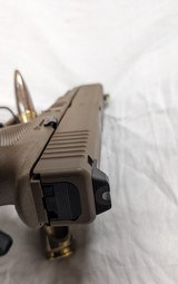 USED GLOCK 17 LARRY VICKERS RTF2 FDE 9MM - 2 of 4