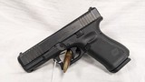 USED GLOCK 19 GEN. 5 MOS 9MM - 1 of 2