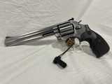 SMITH & WESSON 686 PLUS 357MAG - 1 of 2