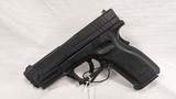 USED SPRINGFIELD ARMORY XD-40. .40 S&W - 1 of 2