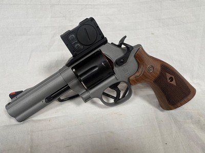 Smith & Wesson 686-8 Spec Series R .357Mag - Image 1 of 2