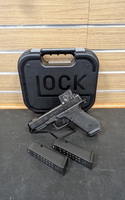 GLOCK 17 GEN. 6 - AIMPOINT COA - 9MM - BLUE LABEL