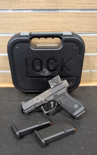 GLOCK 19 GEN. 6 - AIMPOINT COA - 9MM - BLUE LABEL - Image 1 of 1