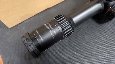 SCHMIDT & BENDER 10-60X56 CMII HIGH PERFORMANCE MRAD SCOPE - Image 4 of 6