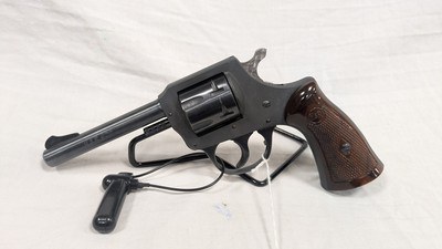 USED H&R 622 .22 LR - Image 1 of 2