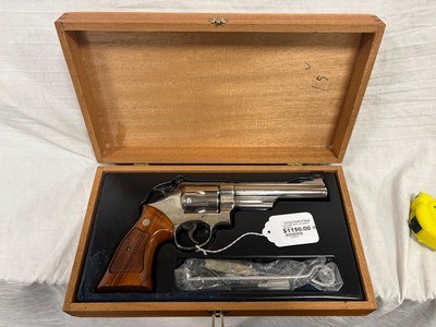 Used Smith & Wesson 29-2 .44 mag - Image 1 of 3