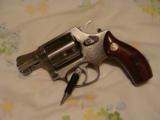 SMITH & WESSON 60 NO DASH FIRST EDITION, 2" STAINLESS, ROSEWOOD S&W GRIPS, 99%
[SOLD PENDING FUNDS] - 1 of 2