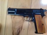 BROWNING BELGIUM HI POWER 9 MM, BLUE, RING HAMMER, MFG. IN THE 1960'S, NEW COND. WITH THE BROWNING ZIPPER POUCH - 2 of 3