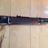WINCHESTER 9422,
22 LR. HIGH GRADE, 20 1/2" BARREL [RACOON ON ONE SIDE, HOUND DOG ON THE OTHER SIDE], NEW UNFIRED IN BOX - 4 of 10