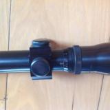 VINTAGE WEAVER V-8 VARIABLE 2 1/2 X 8 RIFLE SCOPE WITH "3 LINE RETICLE" VINTAGE WEAVER ADJUSTABLE RINGS & MOUNTS, LIKE NEW COND.
- 2 of 2