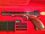 BROWNING BELGIUM "MEDALIST" 22 LR. ABSOUTELY NEW 100% COND. IN THE MEDLIST CASE - 3 of 4