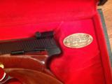 BROWNING BELGIUM "MEDALIST" 22 LR. ABSOUTELY NEW 100% COND. IN THE MEDLIST CASE - 2 of 4