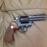 COLT PYTHON 357 MAGNUM, 4
