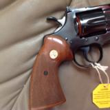 COLT PYTHON 357 MAGNUM 4" BLUE, MFG. 1980, APPEARS UNFIRED WITH NO CYLINDER TURN RING, IN BOX WITH ALL PAPERS - 5 of 11