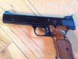SMITH & WESSON 41, 22 LR. 5 1/2" HEAVY BARREL, 2 MAGAZINES, LIKE NEW IN BOX - 3 of 6