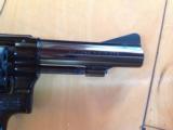 SMITH & WESSON 43 AIRWEIGHT, 22 LR. 4'' BLUE, ADJUSTABLE SIGHTS, LIKE NEW IN THE BOX - 5 of 6