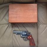  SMITH & WESSON MODEL 57 NO DASH, 4" BLUE, APPEARS UNFIRED, COMES IN PRESENTATION WOOD BOX WITH CLEANING TOOLS, OWNERS MANUAL, ETC., - 3 of 4