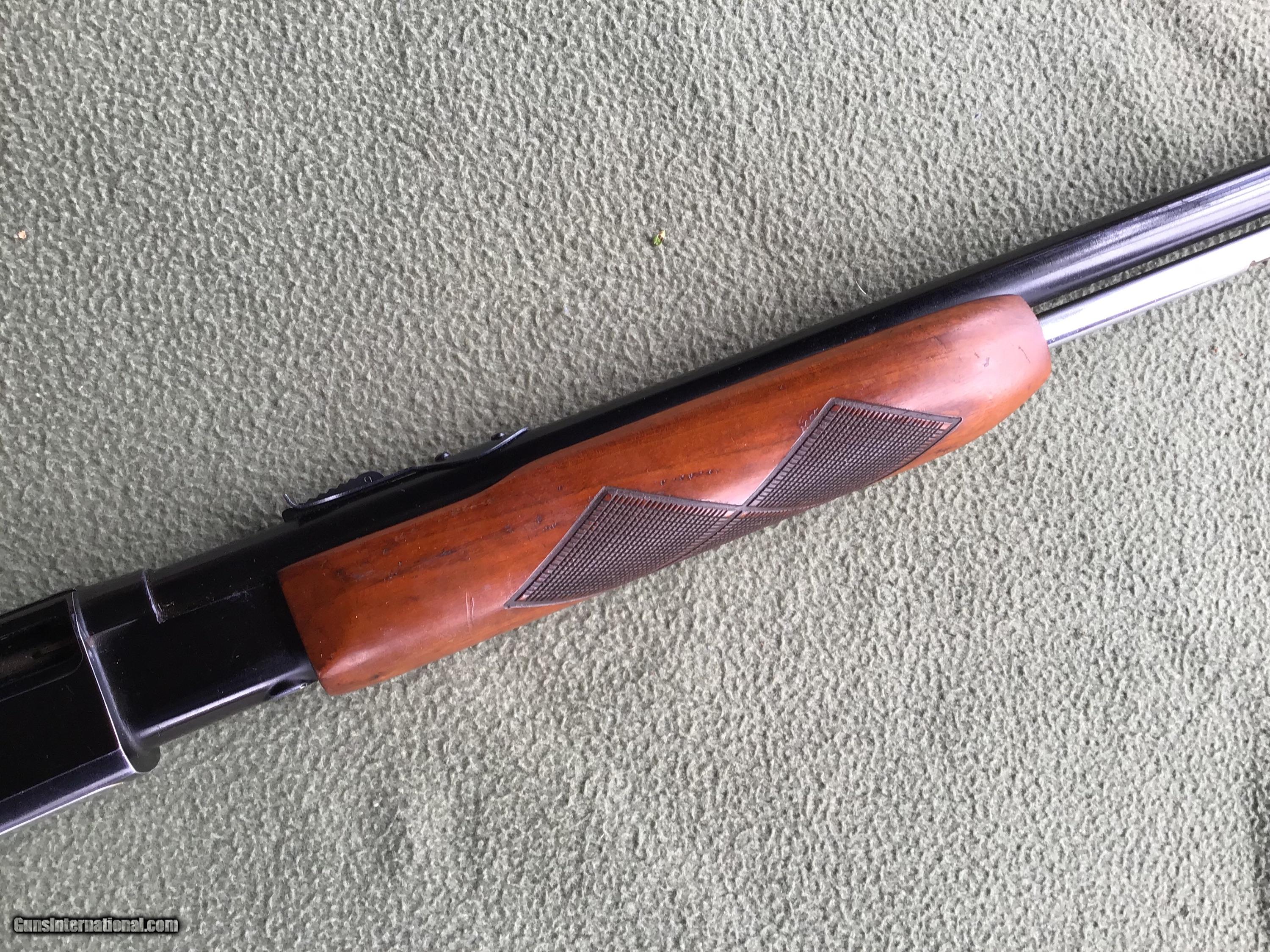 REMINGTON 572 LIGHTWEIGHT 22 LR., CROW WING BLACK, MFG. 1958 TO 1962