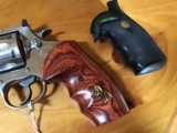 COLT ANACONDA 44 MAGNUM, 4" STAINLESS, NEW UNFIRED, NO TURN LINE, 100% COND. 2 SETS OF GRIPS, REGULAR AND ROSEWOOD WITH GOLD COLT PONY - 3 of 9