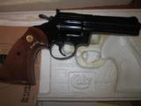 COLT DIAMONDBACK 22 LR., 4" BLUE, NEW UNFIRED, UNTURNED, NEW IN BOX, WITH OWNRES MANUAL, HANG TAG, COLT LETTER, ETC. - 3 of 6