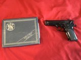 SMITH & WESSON 59, 9 MM, 13 SHOT, APPEARS UNFIRED NEW IN THE BOX 100% COND. WITH OIL PAPER - 1 of 4
