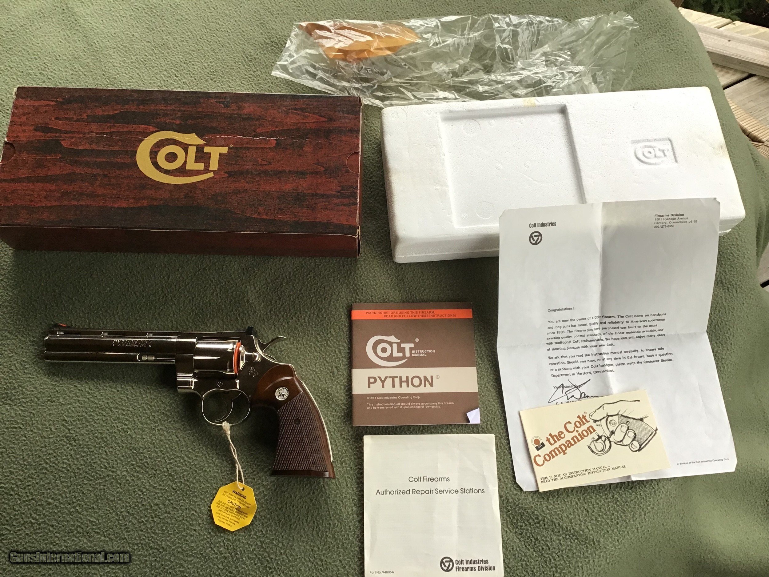 COLT PYTHON 357 MAGNUM, 6