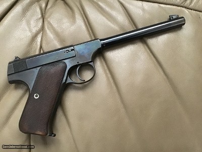 COLT WOODSMAN 22 LR. FIRST ISSUE MFG. 1928, VERY HIGH COND. IN THE BOX WITH OWNERS MANUAL, ETC. GUN & BOX NUMBERS ARE THE SAME - Image 2 of 6