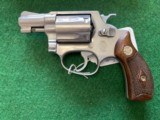SMITH & WESSON 60 NO DASH, 38 SPC. EXC. COND., COMES WITH OWNERS MANUAL IN NON ORIGINAL BOX - 4 of 6