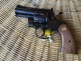 COLT PYTHON 357 MAGNUM, 2 1/2” BLUE, MFG. 1979, APPEARS TO HAVE ONLY BEEN FACTORY FIRED, AS NEW IN THE BOX. - 2 of 6