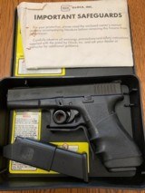 GLOCK 17, 9 MM, 2ND GENERATION, COMES WITH TWO 17 ROUND MAG.’S, LIKE NEW IN THE BOX - 1 of 5
