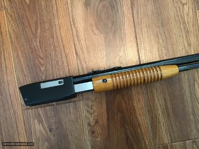 BROWNING TROMBONE 22 LR. MFG. IN BELGIUM NEW UNFIRED, NEVER BEEN ASSEMBELED 100% COND. NEW IN THE BOX - Image 5 of 9