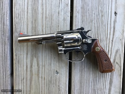 SMITH & WESSON 34-1, 22/32 KIT GUN, 22 LR. 4” NICKEL NEW UNFIRED IN THE BOX WITH OWNERS MANUAL - Image 3 of 5