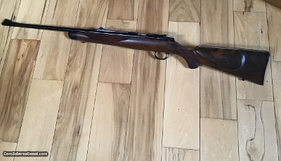KIMBER OF OREGON 82 SUPER AMERICA TOP OF THE LINE, DELUXE CLARO WALNUT, 22 MAGNUM CAL. NEW UNFIRED IN THE BOX, MFG. 1985 - Image 2 of 9